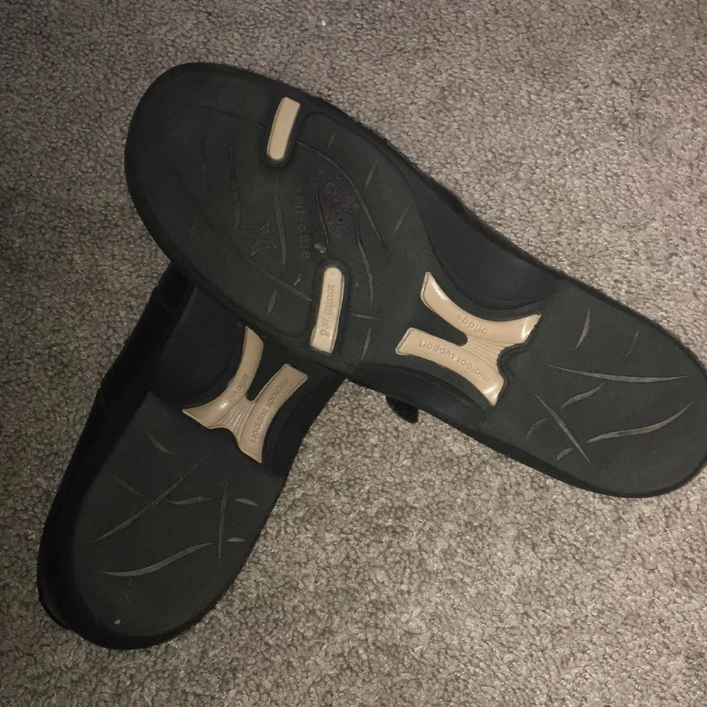 P W Minor Black Leather Womens Erog-Flex Shoes